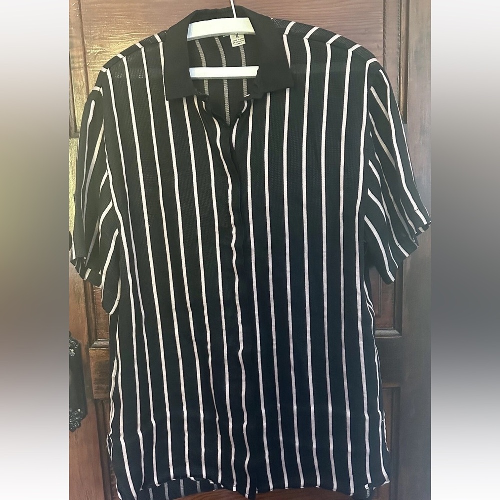 VINTAGE Spitalnick Striped Black Pink Blouse Womens Medium Button Up Top shirt